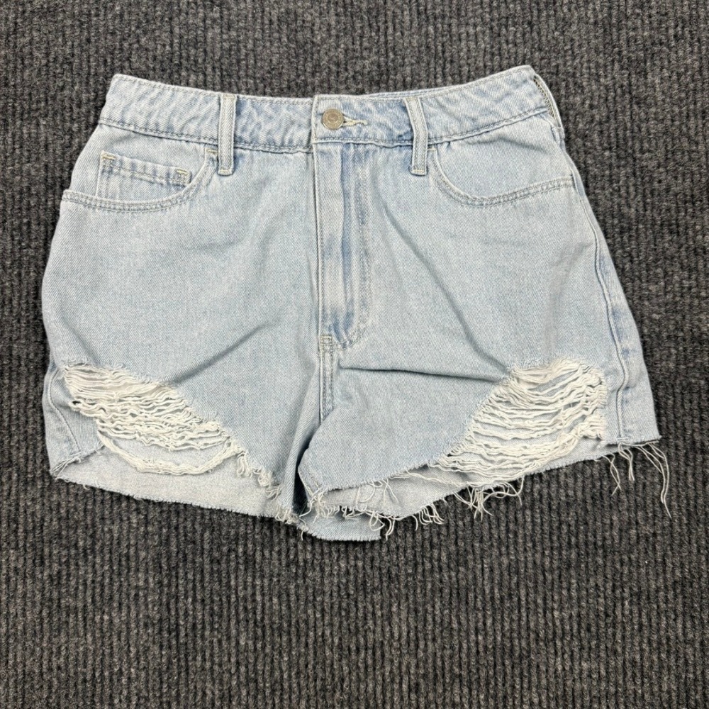 Hollister Ultra High-Rise Vintage Relaxed Mom Shorts Light Wash Distressed  W26